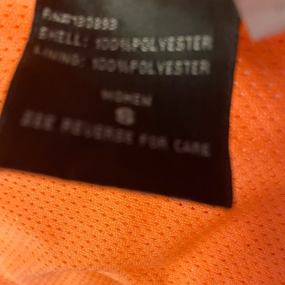 new balance windbreaker - Picture 4 of 5
